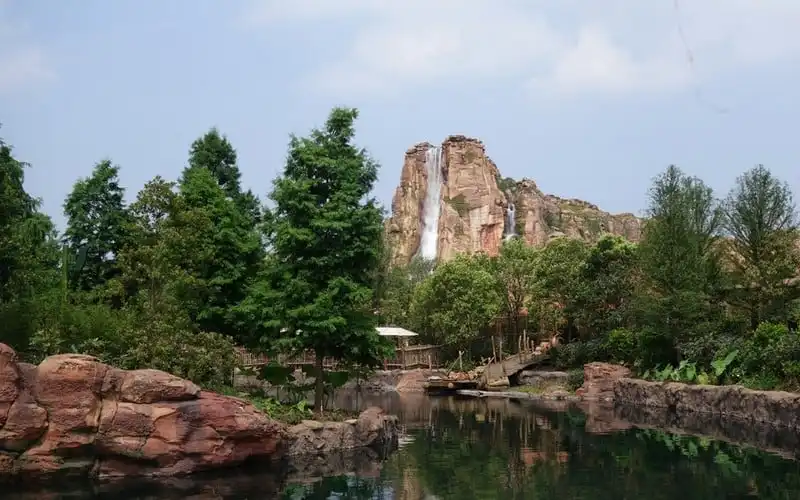 wanderlust-tips-can-canh-quy-mo-len-toi-5,5-ty-cua-cong-vien-disneyland-thuong-hai-14