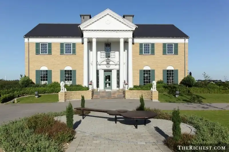 wanderlust-tips-can-than-voi-nhung-diem-den-bay-du-khach-4