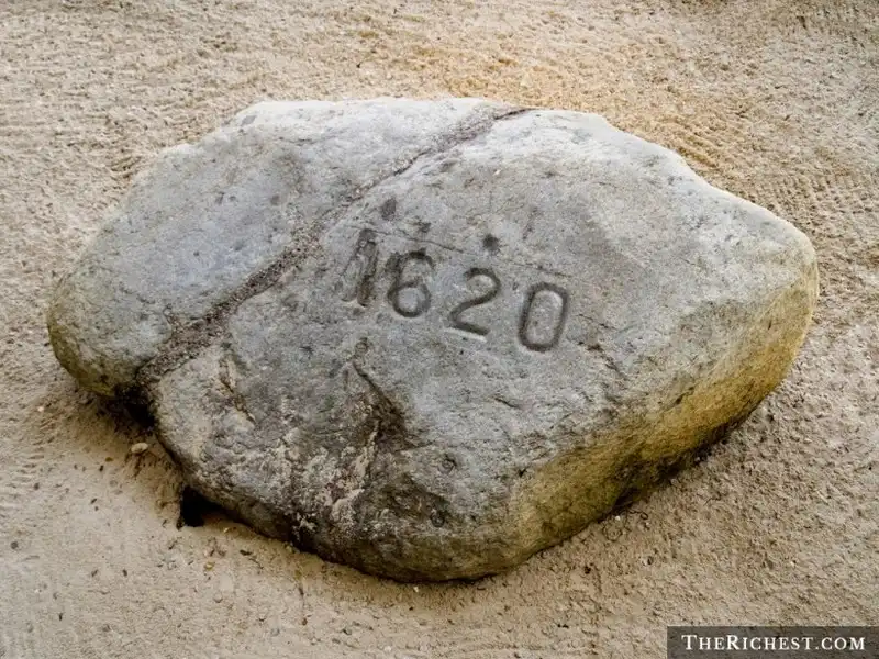 wanderlust-tips-can-than-voi-nhung-diem-den-bay-du-khach-9