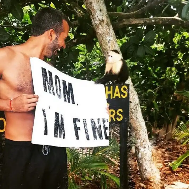 wanderlust-tips-chang-trai-nguoi-bi-gui-tin-nhan-cho-me-suot-hanh-trinh-du-lich-the-gioi-5