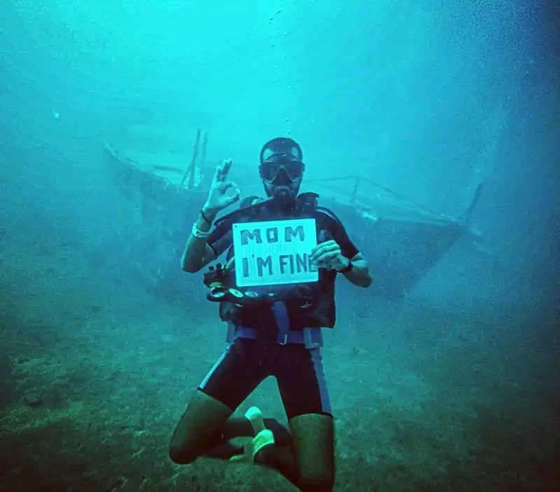 wanderlust-tips-chang-trai-nguoi-bi-gui-tin-nhan-cho-me-suot-hanh-trinh-du-lich-the-gioi-6