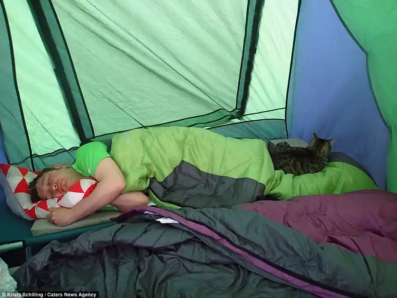 wanderlust-tips-chu-meo-cung-duoc-di-du-lich-khap-noi-cung-chu-12