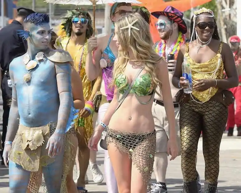 wanderlust-tips-cuoc-dieu-hanh-cua-cac-nang-tien-ca-va-cuop-bien-o-my-5