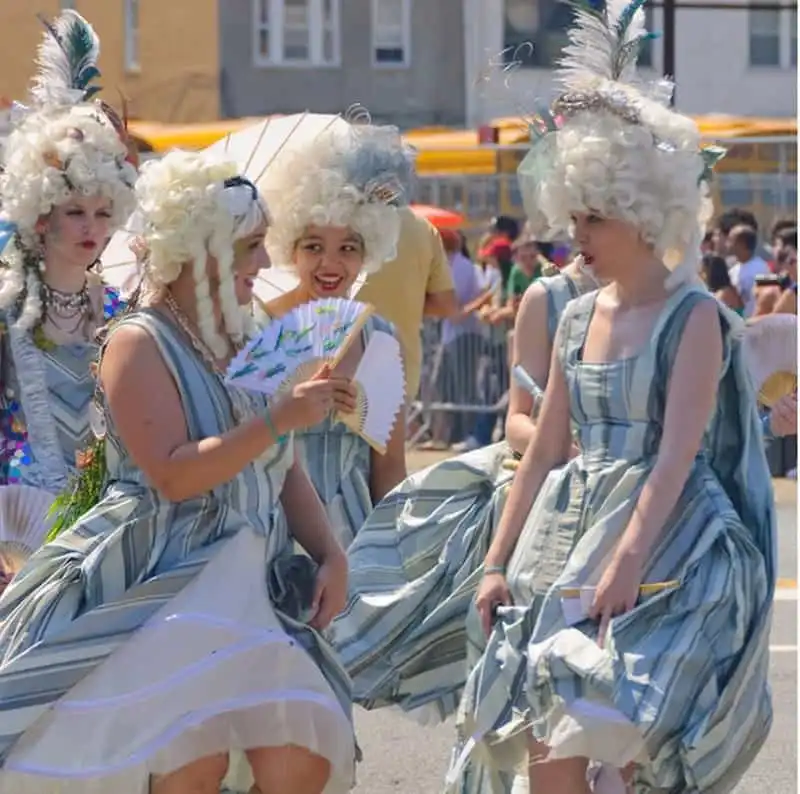 wanderlust-tips-cuoc-dieu-hanh-cua-cac-nang-tien-ca-va-cuop-bien-o-my-6