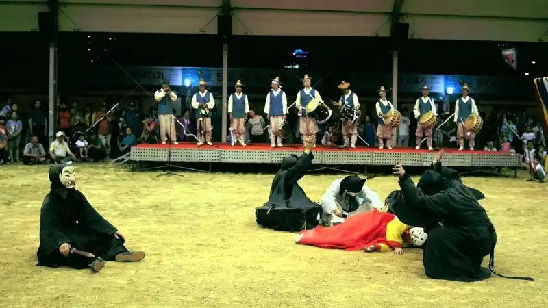 wanderlust-tips-doc-dao-le-hoi-dano-hon-1000-nam-lich-su-o-han-quoc-7