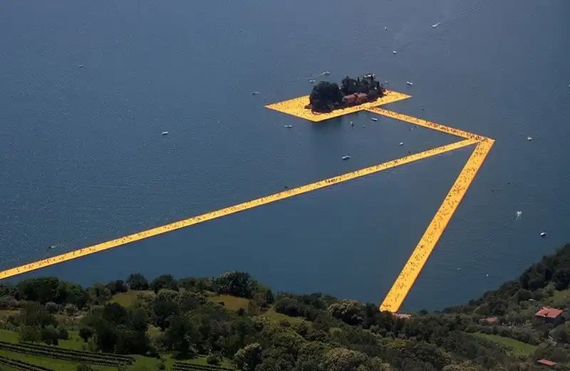 wanderlust-tips-du-khach-phan-khich-truoc-trai-nghiem-di-bo-tren-mat-nuoc-o-y-1