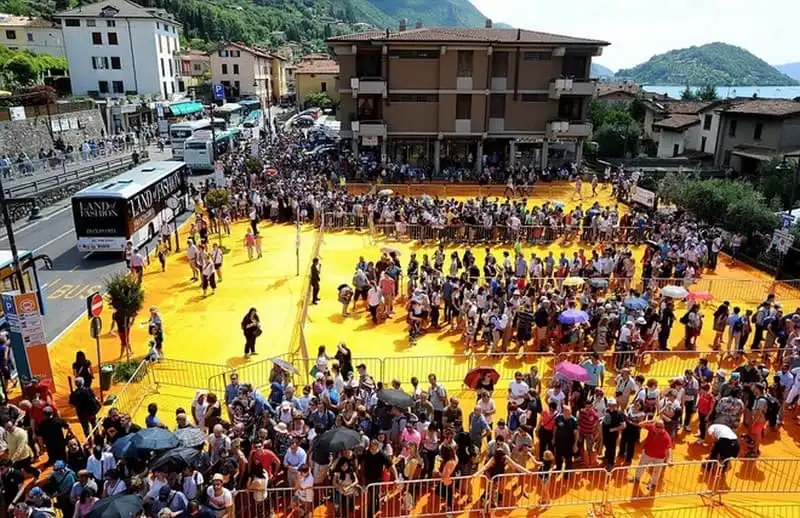 wanderlust-tips-du-khach-phan-khich-truoc-trai-nghiem-di-bo-tren-mat-nuoc-o-y-9