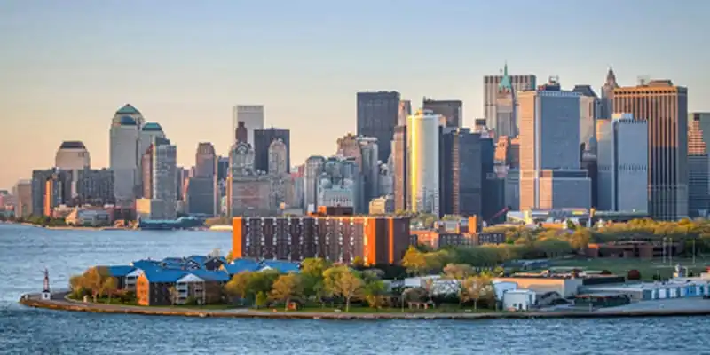 Du khách sống sót sau khi bị trôi ra biển trên tấm gỗ tại New York 5 wanderlust-tips-du-khach-song-sot-sau-khi-bi-troi-ra-bien-tren-tam-go