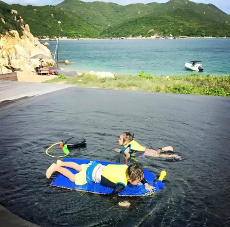 Du lịch cả gia đình thú vị như cặp vợ chồng ca sĩ Lý Hải - Minh Hà 5 wanderlust-tips-du-lich-ca-gia-dinh-thu-vi-nhu-cap-vo-chong-ly-ha-minh-ha-1