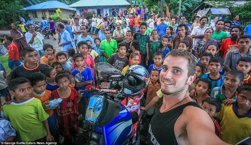 wanderlust-tips-du-lich-vong-quanh-the-gioi-tren-xe-mo-to-11