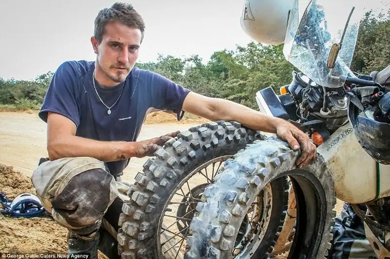 wanderlust-tips-du-lich-vong-quanh-the-gioi-tren-xe-mo-to-12