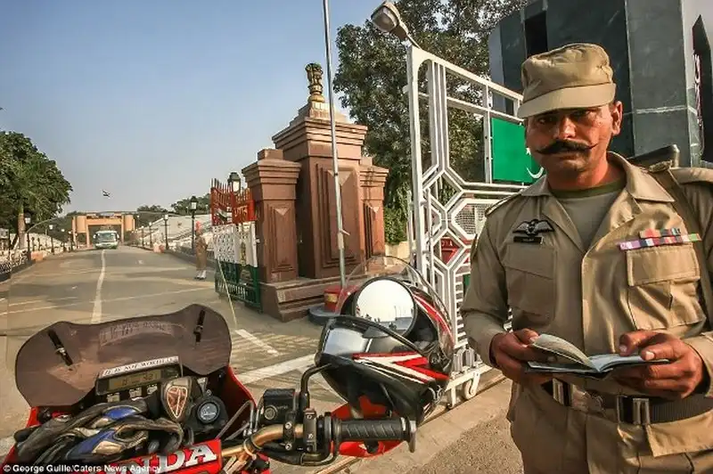 wanderlust-tips-du-lich-vong-quanh-the-gioi-tren-xe-mo-to-14