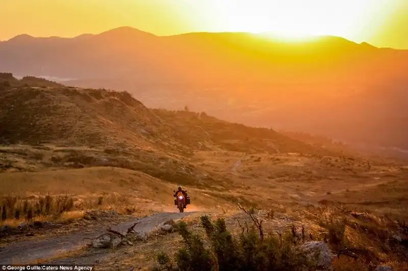 wanderlust-tips-du-lich-vong-quanh-the-gioi-tren-xe-mo-to-17