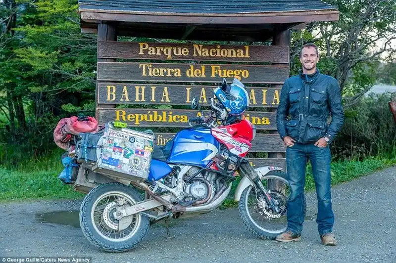 wanderlust-tips-du-lich-vong-quanh-the-gioi-tren-xe-mo-to-4