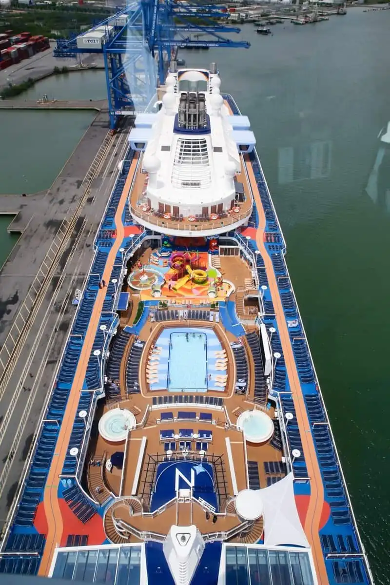 wanderlust-tips-du-thuyen-lon-nhat-chau-a-toi-vung-tau-2