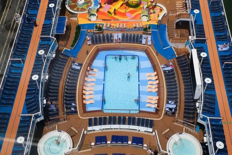 wanderlust-tips-du-thuyen-lon-nhat-chau-a-toi-vung-tau-3