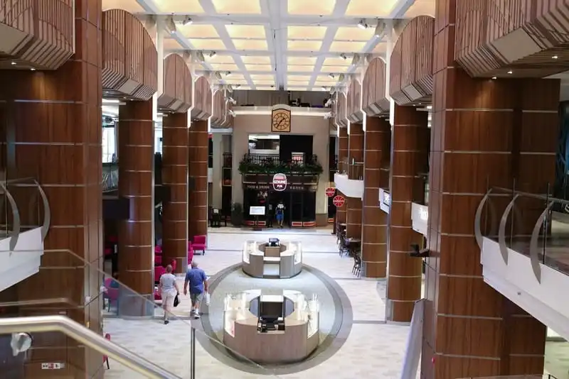 wanderlust-tips-du-thuyen-lon-nhat-chau-a-toi-vung-tau-8