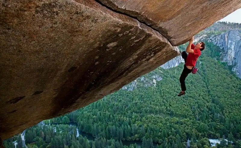 Free solo climbing - Chơi cùng tử thần 5 wanderlust-tips-free-solo-climbing-choi-cung-tu-than-1