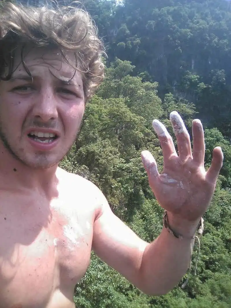 Free solo climbing - Chơi cùng tử thần 8 wanderlust-tips-free-solo-climbing-choi-cung-tu-than-7