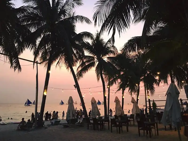 wanderlust-tips-hanh-trinh-du-lich-boracay-say-sua-trong-le-hoi-am-nhac-lon-nhat-chau-a-zoukout-6