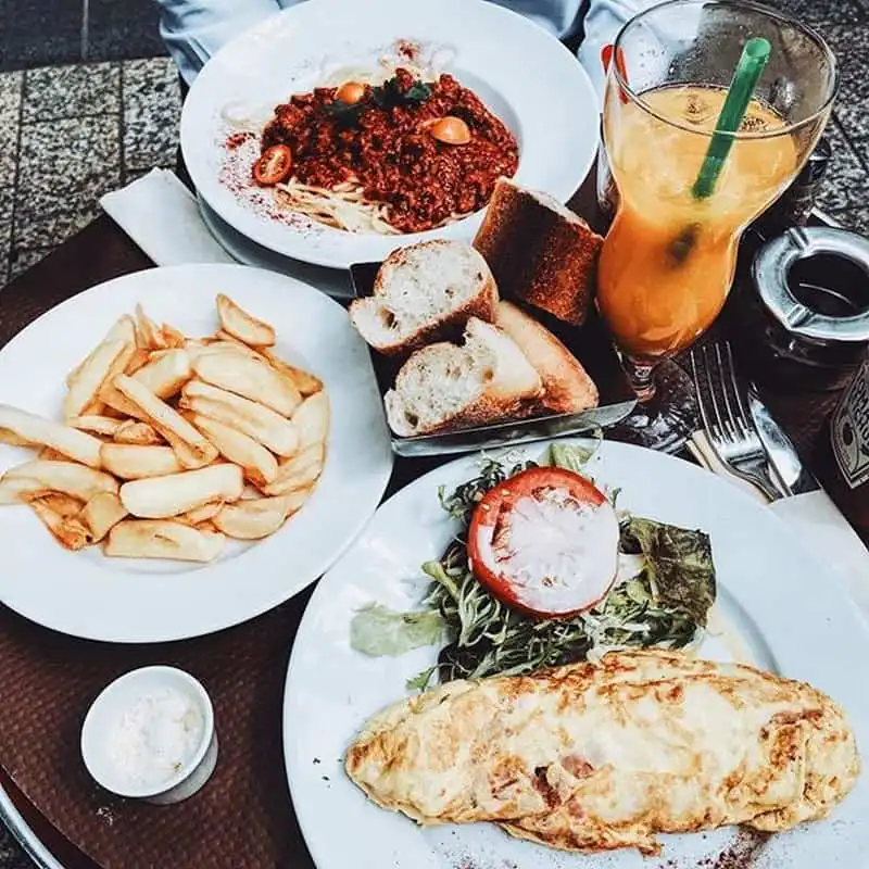 wanderlust-tips-hoa-hau-ky-duyen-va-nhung-hinh-anh-dep-lung-linh-tai-phap-16