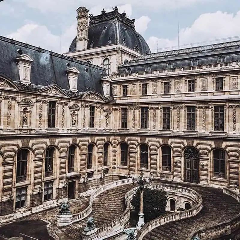 wanderlust-tips-hoa-hau-ky-duyen-va-nhung-hinh-anh-dep-lung-linh-tai-phap-24