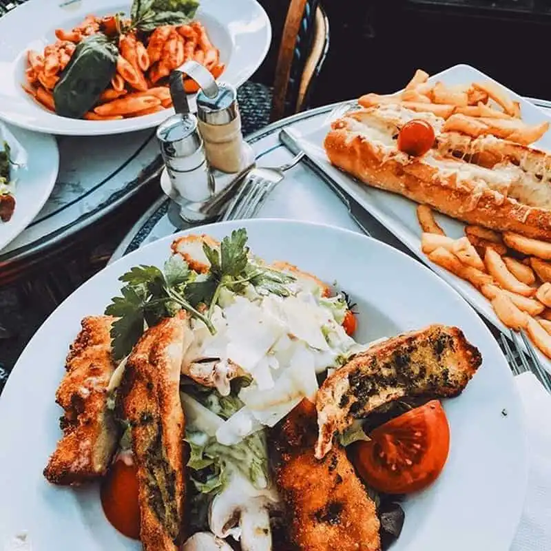 wanderlust-tips-hoa-hau-ky-duyen-va-nhung-hinh-anh-dep-lung-linh-tai-phap-27