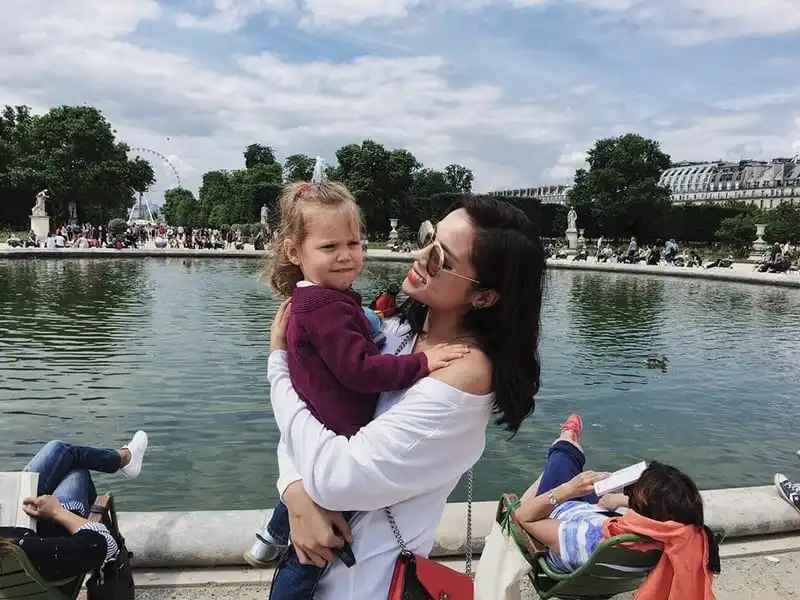 wanderlust-tips-hoa-hau-ky-duyen-va-nhung-hinh-anh-dep-lung-linh-tai-phap-9