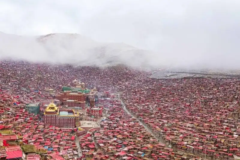 Khám phá ký túc xá đông đúc nhất thế giới 5 wanderlust-tips-kham-pha-ky-tuc-xa-dong-duc-nhat-the-gioi-1