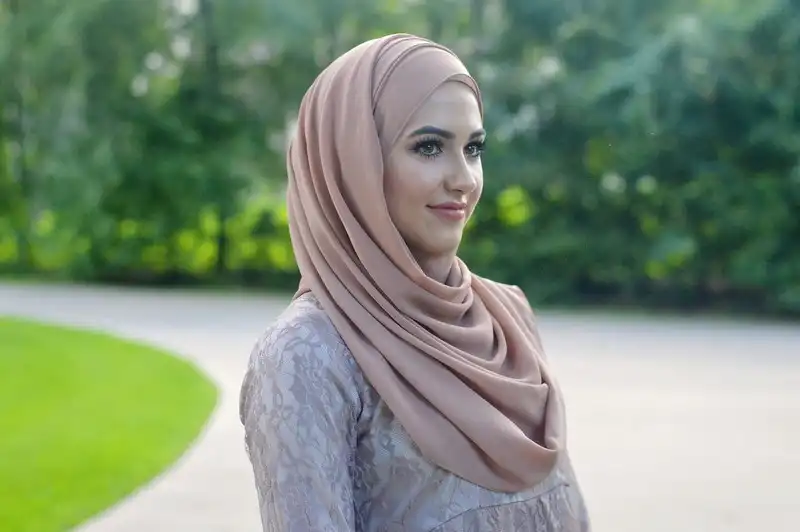 wanderlust-tips-khan-choang-hijab-trong-cuoc-song-cua-nguoi-phu-nu-hoi-giao-1