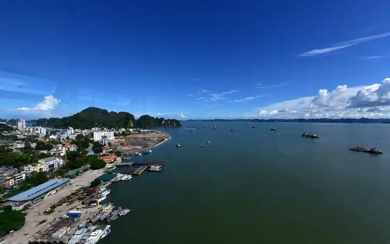 wanderlust-tips-khanh-thanh-cap-treo-2-tang-ngam-toan-canh-ha-long-10