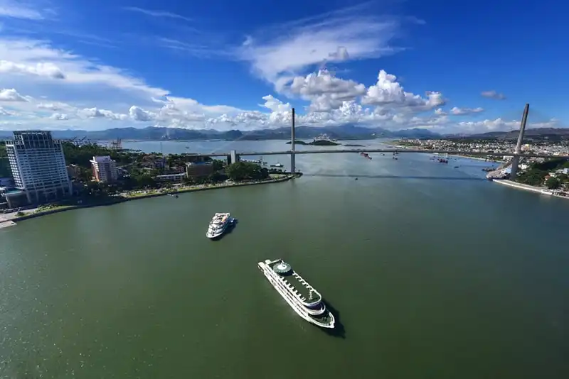 wanderlust-tips-khanh-thanh-cap-treo-2-tang-ngam-toan-canh-ha-long-9