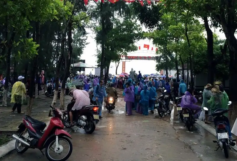 Nên làm gì khi bị mắc kẹt trên đảo do mưa bão 5 wanderlust-tips-nen-lam-gi-khi-bi-mac-ket-tren-dao-do-mua-bao-4