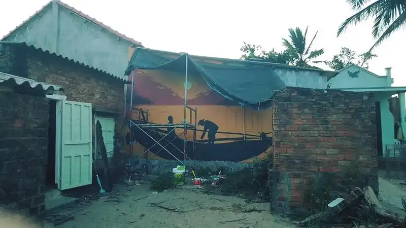 Ngỡ ngàng làng bích họa Tam Thanh: Làng tranh ven biển đầu tiên ở Việt Nam 12 wanderlust-tips-ngo-ngang-lang-bich-hoa-tam-thanh-lang-tranh-ven-bien-o-viet-nam-9