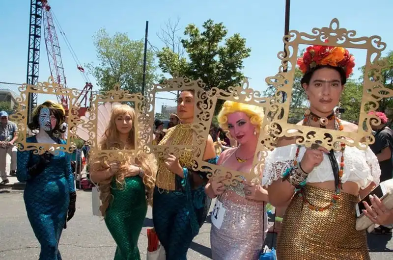 wanderlust-tips-nhung-man-hoa-trang-doc-dao-tai-le-hoi-tien-ca-o-dao-coney-1