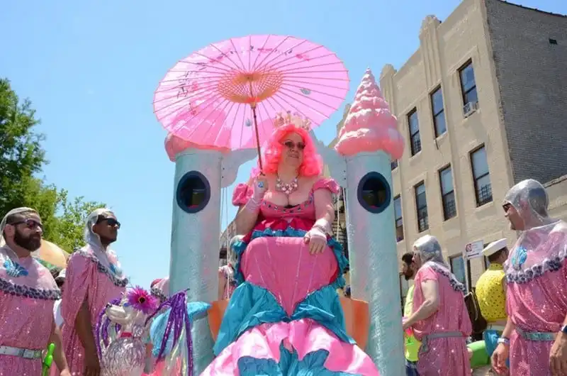 wanderlust-tips-nhung-man-hoa-trang-doc-dao-tai-le-hoi-tien-ca-o-dao-coney-14