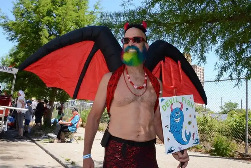 wanderlust-tips-nhung-man-hoa-trang-doc-dao-tai-le-hoi-tien-ca-o-dao-coney-4