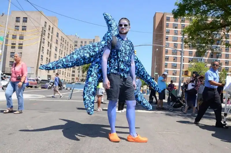 wanderlust-tips-nhung-man-hoa-trang-doc-dao-tai-le-hoi-tien-ca-o-dao-coney-6