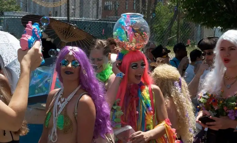 wanderlust-tips-nhung-man-hoa-trang-doc-dao-tai-le-hoi-tien-ca-o-dao-coney-8