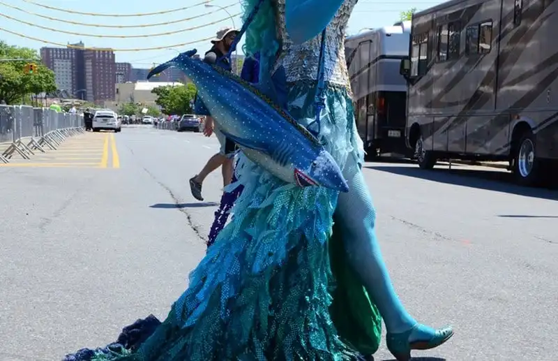 wanderlust-tips-nhung-man-hoa-trang-doc-dao-tai-le-hoi-tien-ca-o-dao-coney-9