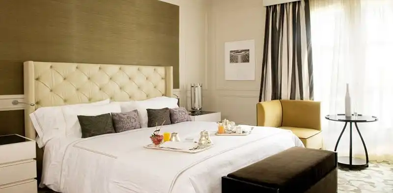 wanderlust-tips-noi-nghi-sang-trong-cua-24-doi-bong-tham-du-euro-41