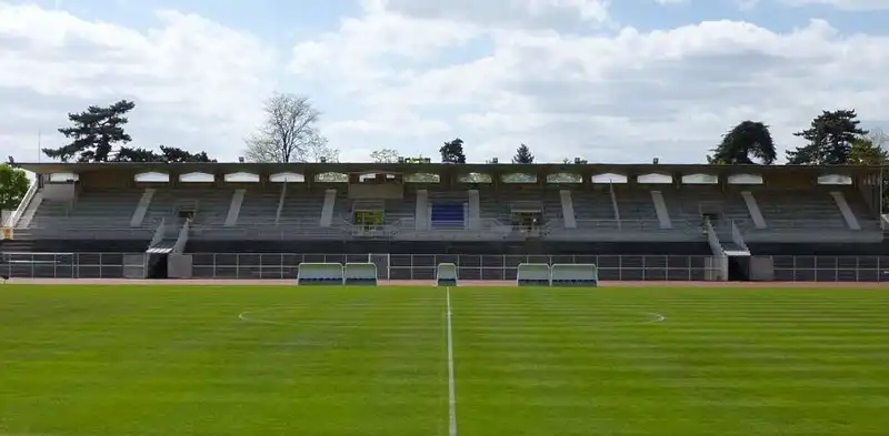 wanderlust-tips-noi-nghi-sang-trong-cua-24-doi-bong-tham-du-euro-42