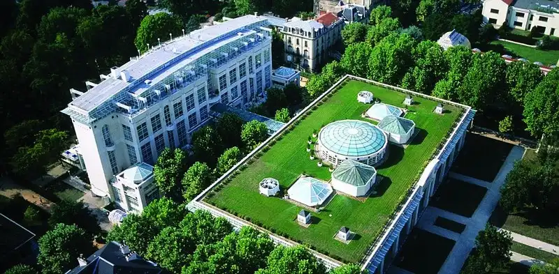 wanderlust-tips-noi-nghi-sang-trong-cua-24-doi-bong-tham-du-euro-49