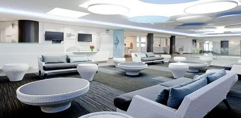 wanderlust-tips-noi-nghi-sang-trong-cua-24-doi-bong-tham-du-euro-68