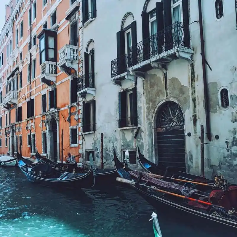 wanderlust-tips-sau-phap-diem-den-tiep-theo-cua-hoa-hau-ky-duyen-la-nuoc-y-lang-man-10