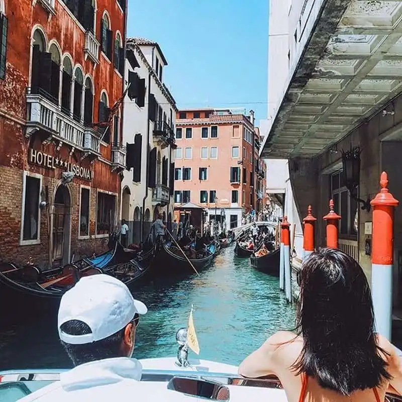 wanderlust-tips-sau-phap-diem-den-tiep-theo-cua-hoa-hau-ky-duyen-la-nuoc-y-lang-man-2