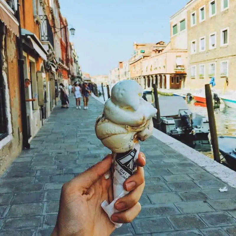 wanderlust-tips-sau-phap-diem-den-tiep-theo-cua-hoa-hau-ky-duyen-la-nuoc-y-lang-man-7