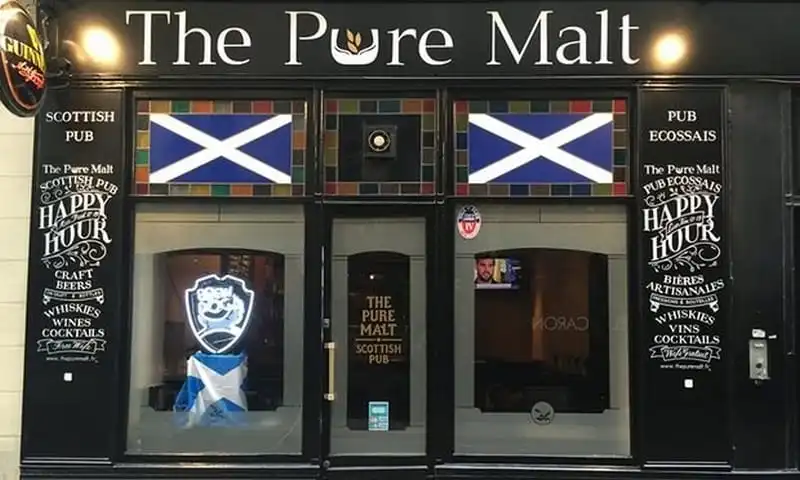 wanderlust-tips-sau-san-van-dong-nhung-quan-bar-o-paris-cung-vo-cung-tuyet-voi-de-xem-euro-9