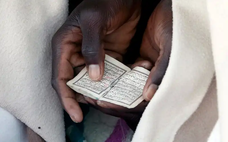 wanderlust-tips-thang-6-nay-nguoi-hoi-giao-tren-khap-the-gioi-cung-buoc-vao-thang-le-ramandan-11