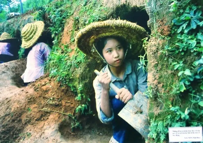 Triển lãm ảnh "Trẻ em thời chiến" tại Văn Miếu - Quốc Tử Giám 8 wanderlust-tips-trien-lam-anh-tre-em-thoi-chien-tai-van-mieu-quoc-tu-giam-5
